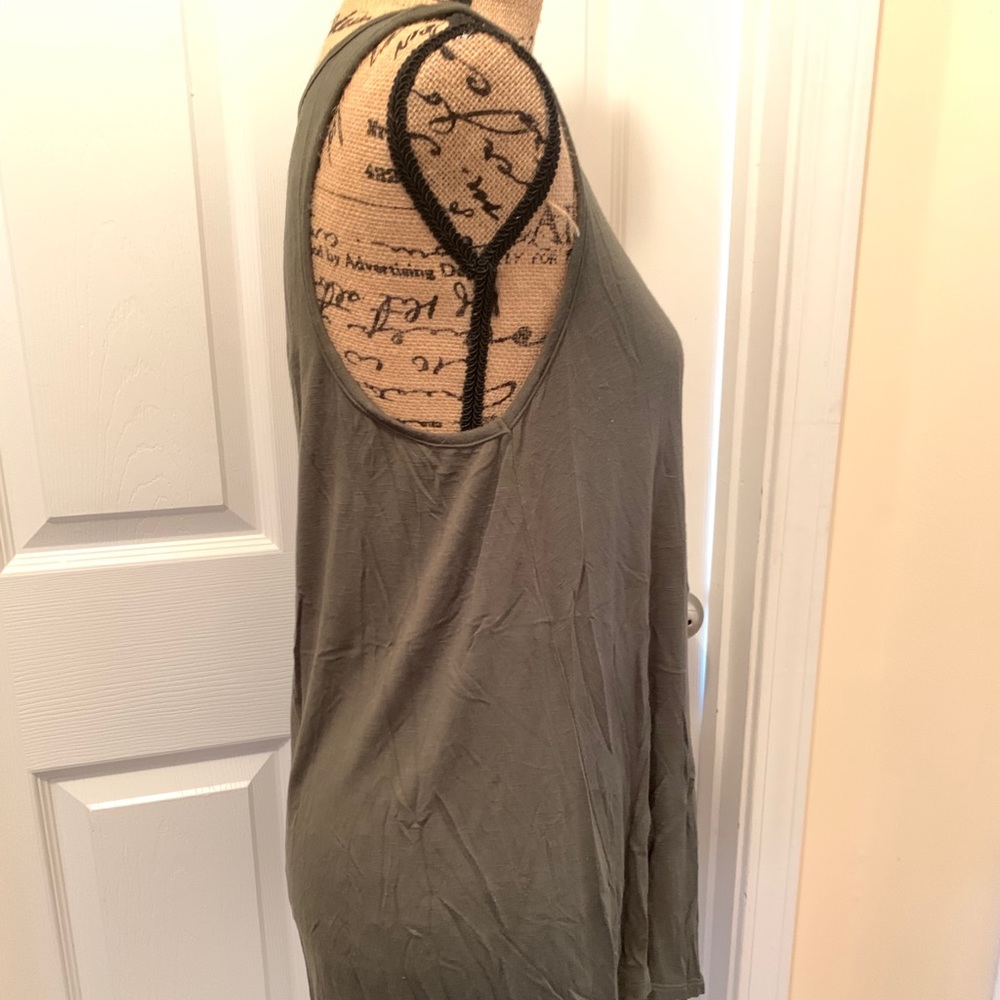 Torrid Tank - Picture 3 of 4